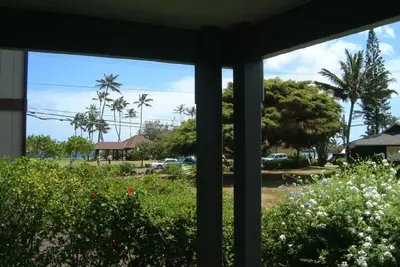 Image de Seaside Studio - Oceanview A \/ C & Wi-Fi - 1 minute de la plage