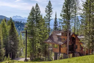 Image de Slopeside avec bain à remous privé Treetop-2 Bdm \/ 2 Bath Luxury Ski-in \/ Ski-out