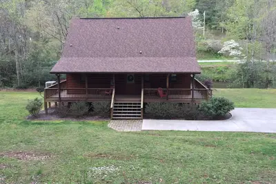 Image de *** Grande PÊCHE Hivernale *** Cabane en rondins Creekside Mtn de 3 chambres! ! ! Robbinsville, Caroline du Nord