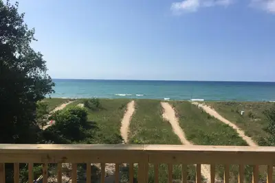 Image de Souvenirs à vie * Big Front Beach House * Cheminée / Pit * WiFi gratuit * Paddle Boards