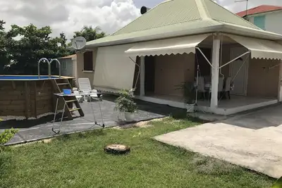 Image de Villa avec piscine jacuzzi, sécurisée à 2mn de la plage.