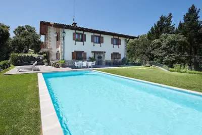Image de Maison de ville avec piscine \/ vue sur la baie de Txingudi \/ Fontarrabie
