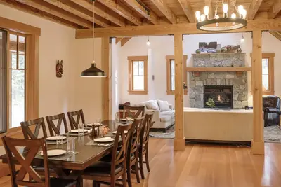 Image de Pavillon Suncadia rustique dans un cul de sac - foyer \/ vélos \/ accès aux sentiers
