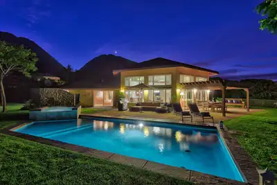Maison de luxe, vue panoramique sur l'océan et l'île, très privé à Launiupoko exclusive