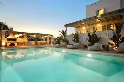 Image de Bord de mer Naxos • Villa Ariane avec piscine privée • 4 Bdr \/ 3 Bain à Plaka Beach