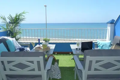 Image de Maison de ville en bord de mer avec toutes les commodités et situé dans un cadre idyllique