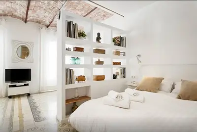 Image de Appartement à La Sagrada Familia, bien connecté. Avec Ac et WiFi. Offre