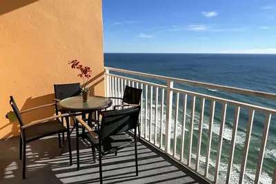 Image de Splash Resort 1904w, chaises de plage gratuites de mars Ă octobre