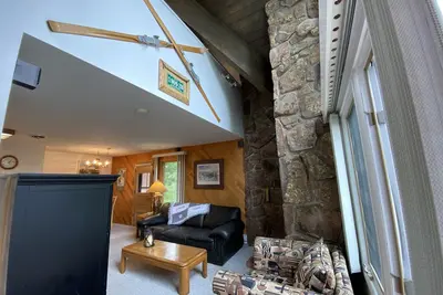 Image de Grande façade vitrée avec de belles vues sur la montagne