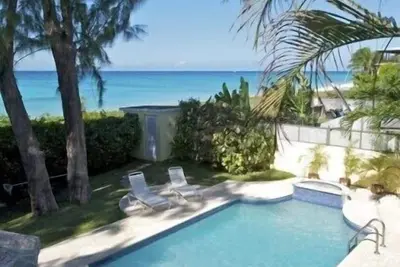 Image de Appartements de luxe sur la plage avec une belle vue sur le port