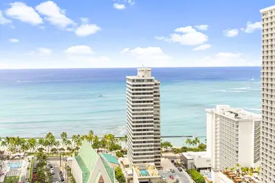 Image de Grand luxe Deluxe Ocean View Parking gratuit / Wifi Ă Waikiki - 1 bloc de la plage!