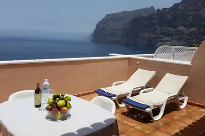 Image de Superbe Appartement Avec Spectacular Cliff Soleil Terrasse Et Vue Mer vantardise. 1