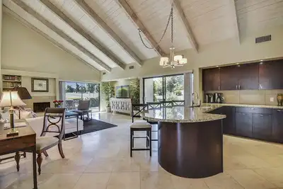 Image de Elegant Lakeside Villa: incarnation du mode de vie intérieur-extérieur de Palm Springs ~ géré par Greenday!