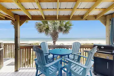Image de Beachside Bliss! Belle maison de ville 3br en bord de mer! - Pas un condo! ! !