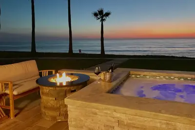 Image de Maison de luxe face à l'océan avec trois terrasses, jacuzzi et une vue magnifique!