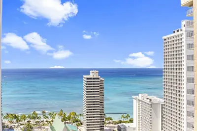 Image de High Rise Deluxe Ocean View Parking gratuit / Wifi Ă Waikiki 3204