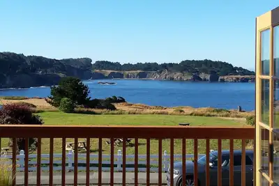 Image de Ocean Front Luxury. Main Street Mendocino.