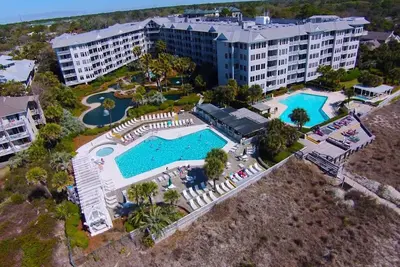 Image de Magnifiquement rénové Sea Crest Oceanfront Resort