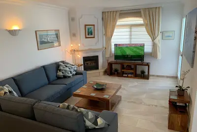 Image de Air conditioned luxury detached 4 bedroom villa