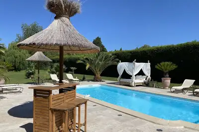Image de Mas Chante-Merle - St Remy - Classé 5* - Piscine CHAUFFÉE - Spa - Poolhouse