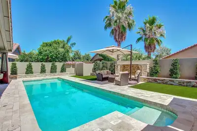 Image de ** Resort PRIVÉ ** 3 Bdrm + Den avec lit, 2 Bth & prix comprend piscine chauffée