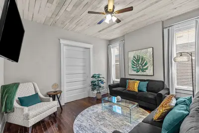 Image de Maison soigneusement conçue dans un quartier calme - côté gauche<br> Jz Locations De Vacances