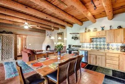 Image de Canyon View Retreat - Cadre tranquille, maison entièrement Adobe avec vues et bain à remous