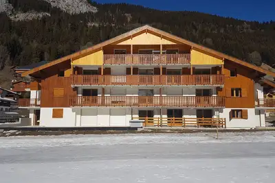 Image de Nouvel appartement moderne de 3 chambres. 3 min à pied des remontées mécaniques et des sentiers.
