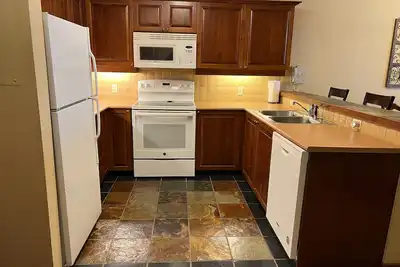 Image de Le plus grand plan d'étage 1 Bdrm + Den peut accueillir 6 personnes (Powderhorn Lodge)