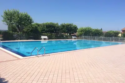 Image de bel appartement super meublé jardin privé grande piscine tennis. <br>