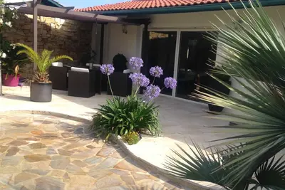 Image de Maison entre mer et montagne -piscine chauffée - équipement haut de gamme