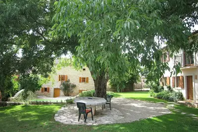 Image de Maison de campagne historique au milieu des vignobles de l'Istrie
