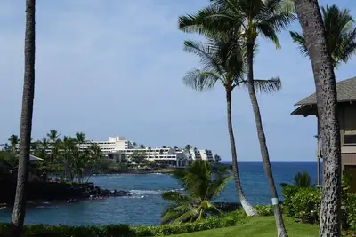 Image de Waterfront Condo dans le Kanaloa à Kona Resort, A / C d'été inclus, 6 couchages