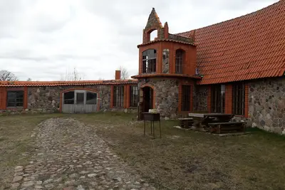 Image de Villa entière \/ château avec lac privé à Jurmala