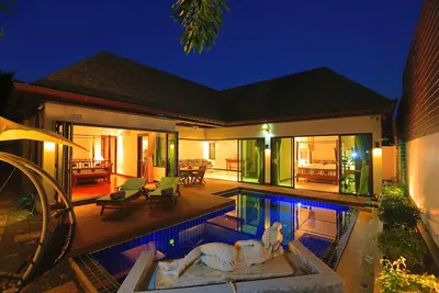 Nouvelle villa piscine près de la plage de Naiharn