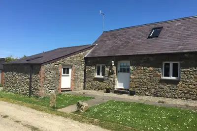 Image de Cottage pouvant accueillir jusqu'Ă 6 personnes sur 3 chambres, paisible. 1 mile Ă Newport Town Center