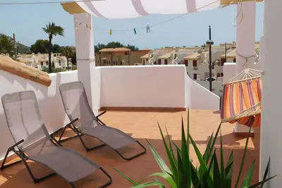 Image de Dernier étage, terrasse de toit privée, A \/ C, wifi gratuit, piscine, garage, vue, plage à pied