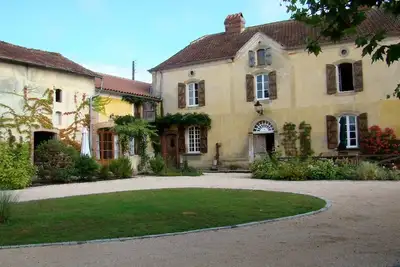 Image de Extrêmement spacieux, Country Farmhouse avec piscine et cuisine d'été, dort 13+