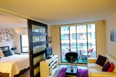 Image de bel appartement avec un excellent emplacement