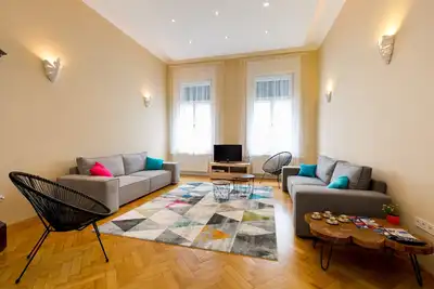 Image de Budapest: Coeur du centre-ville-\"Feel good\" BudapestBroadway wifi 2-6pers