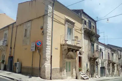 Image de Suite Maison de Ville Le Calle - chambre 3