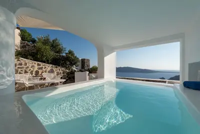 Image de Villa de luxe de 3 chambres Ă Oia avec vue fantastique sur la mer et piscine jacuzzi