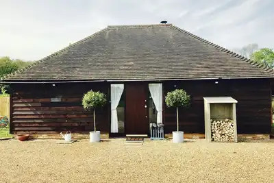 Image de Retraite romantique dans les champs de houblon du Kent, avec de superbes visites