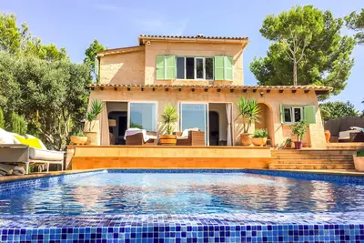 Image de Villa familiale avec piscine à débordement à Santa Ponsa