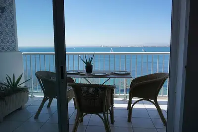Image de Appartement Standing Climatisé Bord de Mer avec Vue Imprenable!