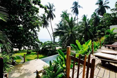 Image de Paradise Cove - Villa en front de mer avec piscine à débordement