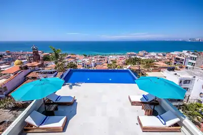 Image de Brand New Penthouse dans Charme Gringo Gulch