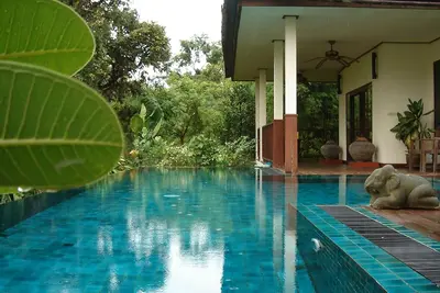 Image de Villa en pension complète avec piscine privée dans les rizières; accueil thaïlandais