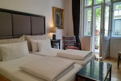 Image de Appartement 3 Chambres, 2 Salle De Bains, Balcon ENSOLEILLÉ, OPÉRA Suivant, Ac, Minibar Gratuit