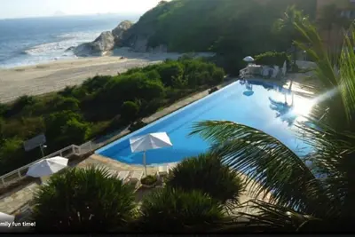 Image de Front de mer incroyable avec PRIVÉ Infinity accès à la plage Piscine Best Rio Autour